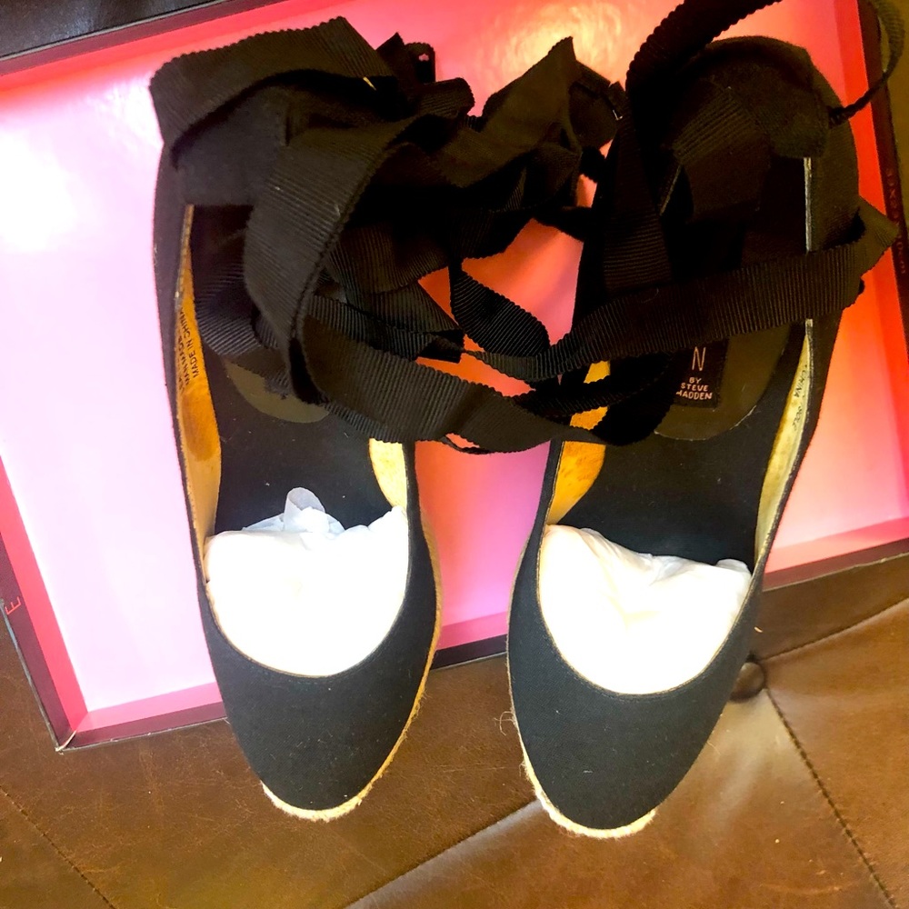 Black Wedges - image 2